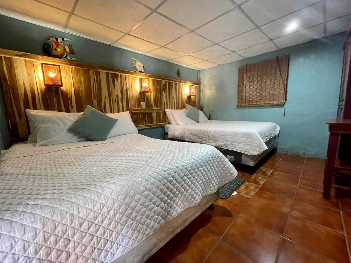 Johnnys Place Hotel Monterrico Exterior foto