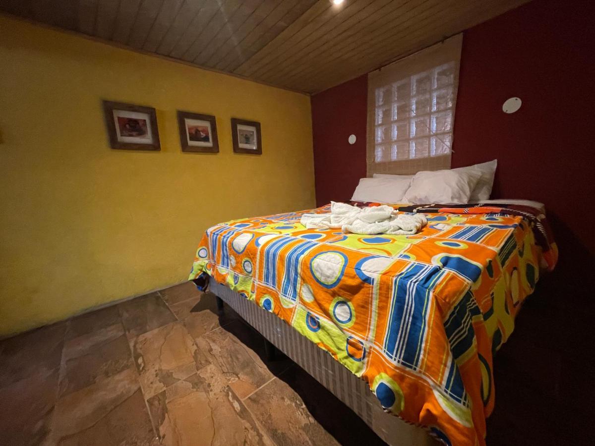 Johnnys Place Hotel Monterrico Exterior foto